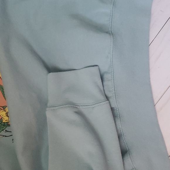 MTV Sweatshirt - Picture 4 of 4